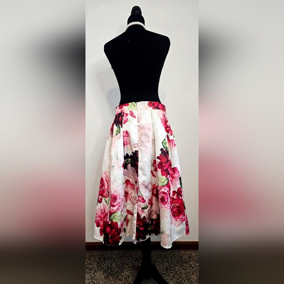 Chicwish Cottage Core Floral Pleated Midi Skirt White with Pink Floral Print L - Picture 4 of 5